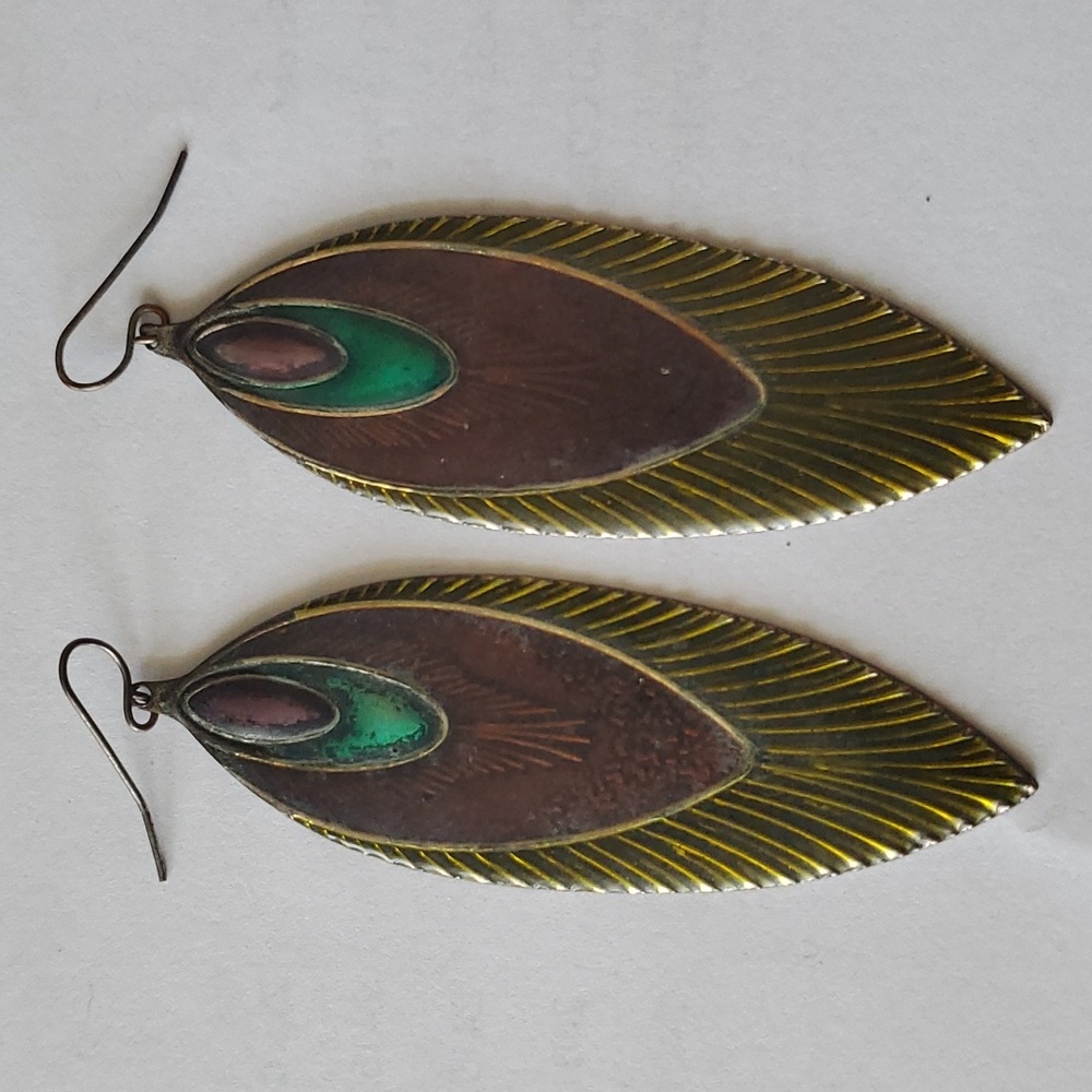Feather metal earrings